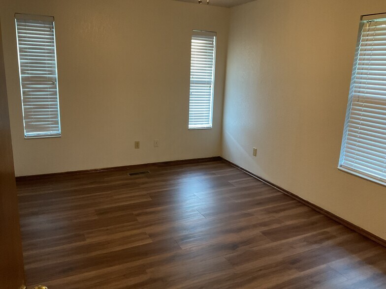Building Photo - 3213 Dove Crossing Dr
