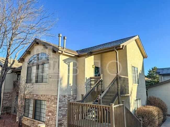 Building Photo - 2195 Alicia Point