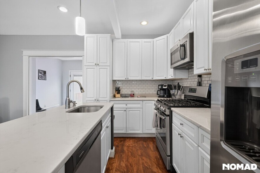 Building Photo - 2630 10th St NE