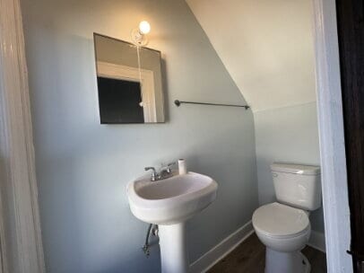 Building Photo - "Charming 4-Bed Upper Level Retreat with Hardwood Elegance in (Powderhorn) Minneapolis!"