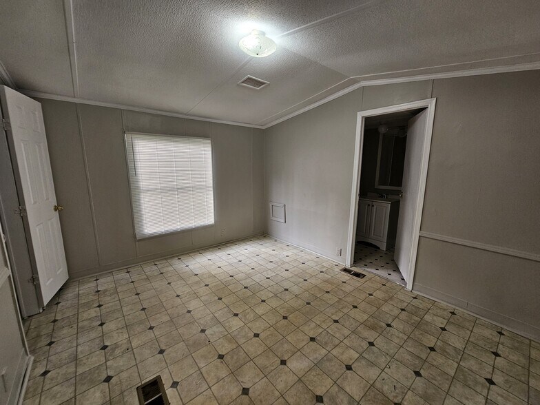 Building Photo - 146 Duncanwood Dr