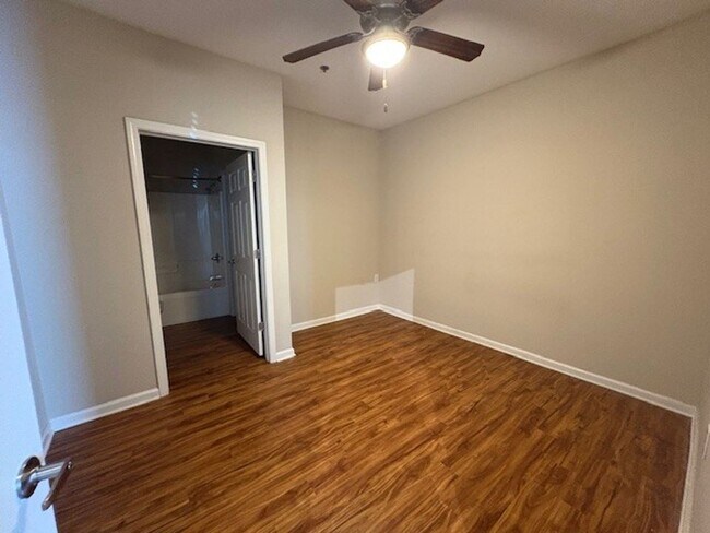 Building Photo - 478 Poplar St