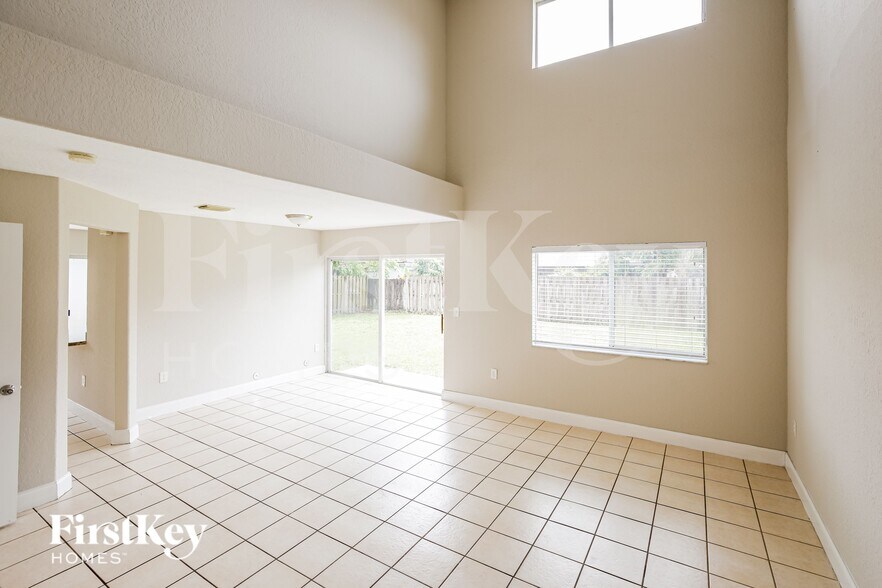 Building Photo - 18050 SW 142nd Ct