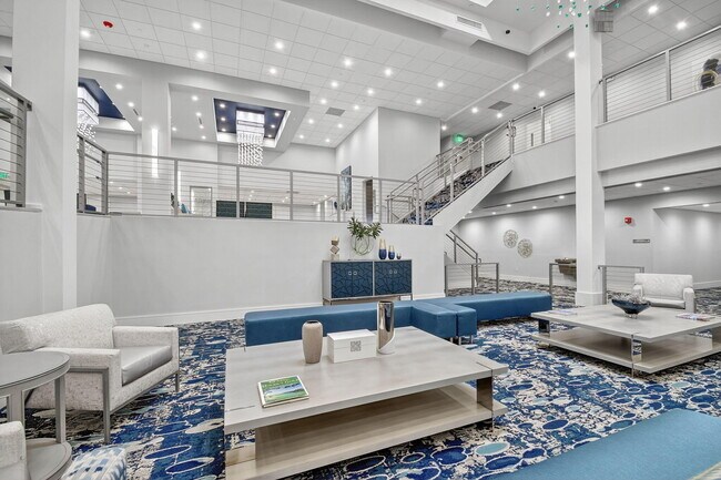 Building Photo - 7076 Huntington Ln