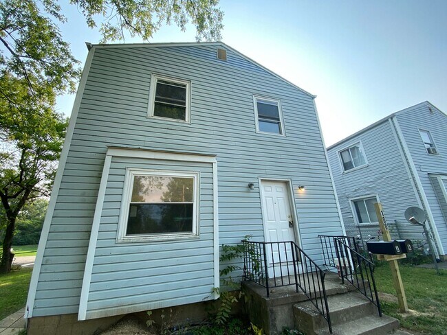 Building Photo - 108 Columbian Ave