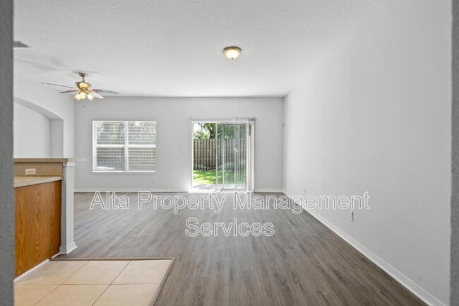Building Photo - 5260 Collins Rd