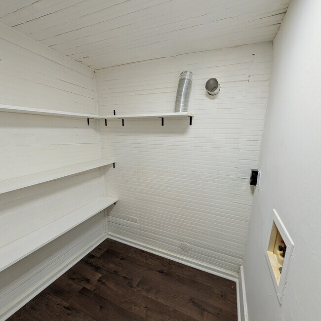 Building Photo - 1114 Cherry St