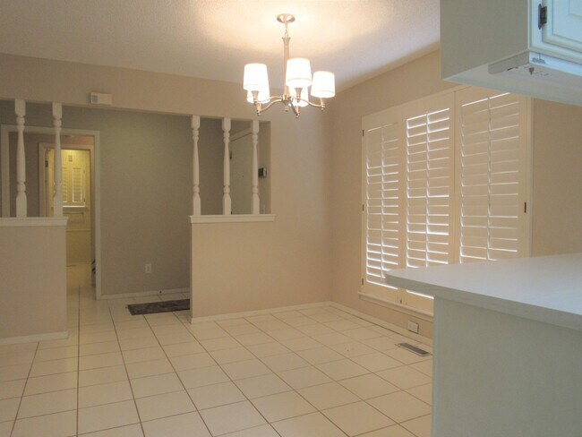Building Photo - 7016 Stonycreek Dr