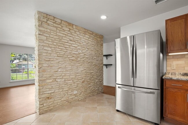 Building Photo - 1212 Dunstan Dr