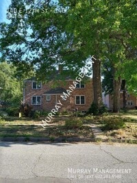 Building Photo - 140 E 12th St