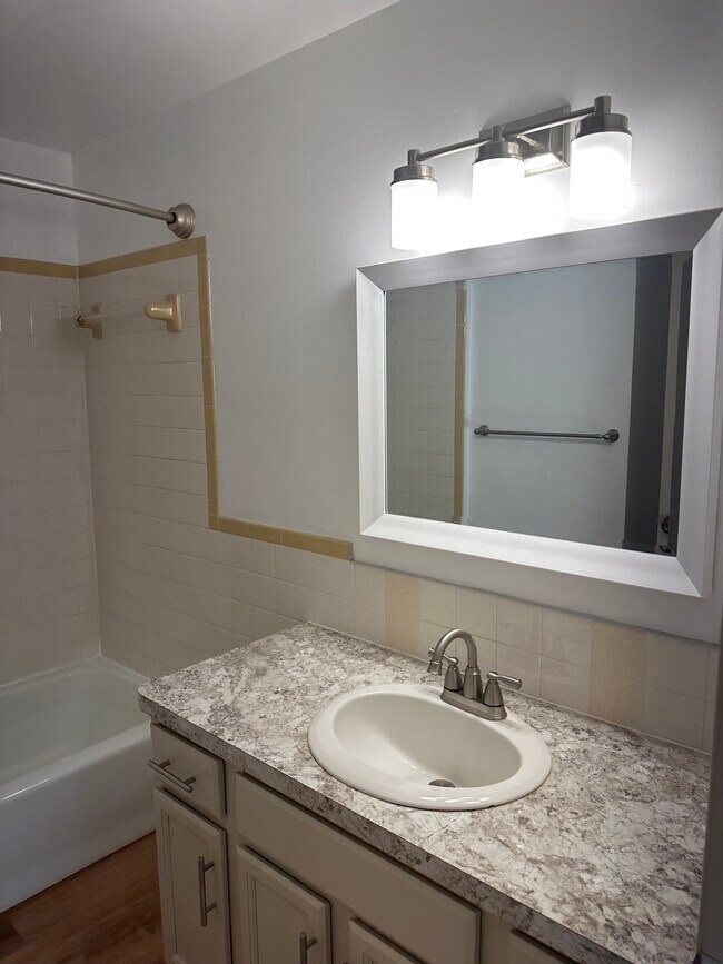 Building Photo - 203 Denrose Dr