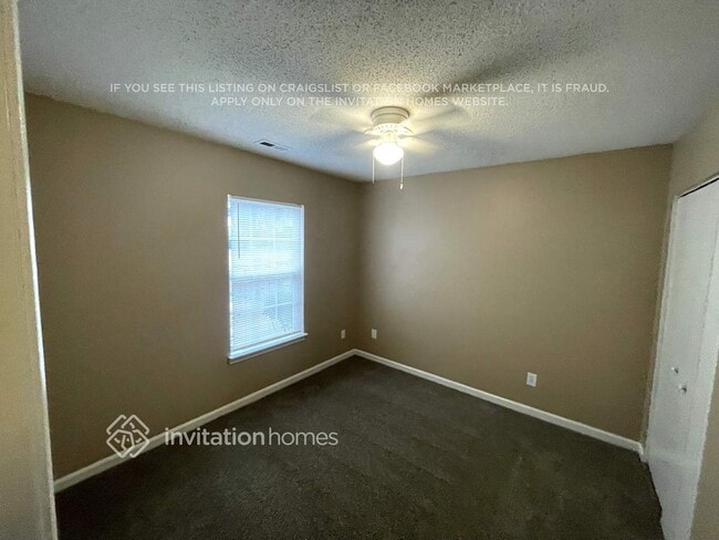 Building Photo - 3049 Parade Ln SW