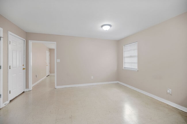 Building Photo - 811 S Olive St