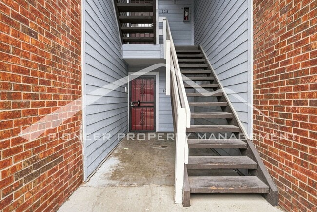 Building Photo - 3141 S Tamarac Dr