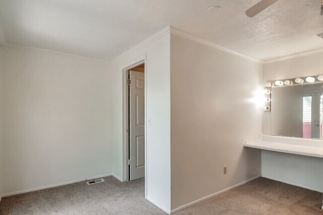 Building Photo - 3911 S 4485 W