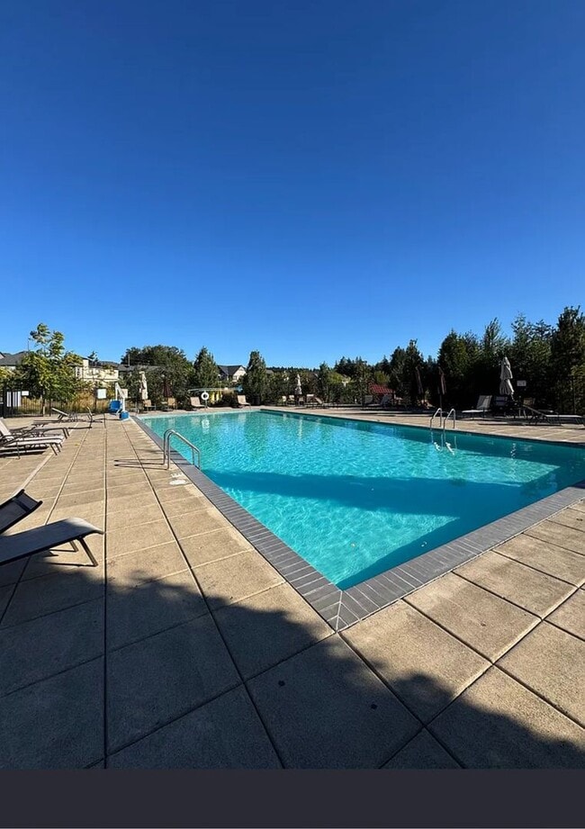 Building Photo - River Terrace townhome $500.00 off first month of rent!