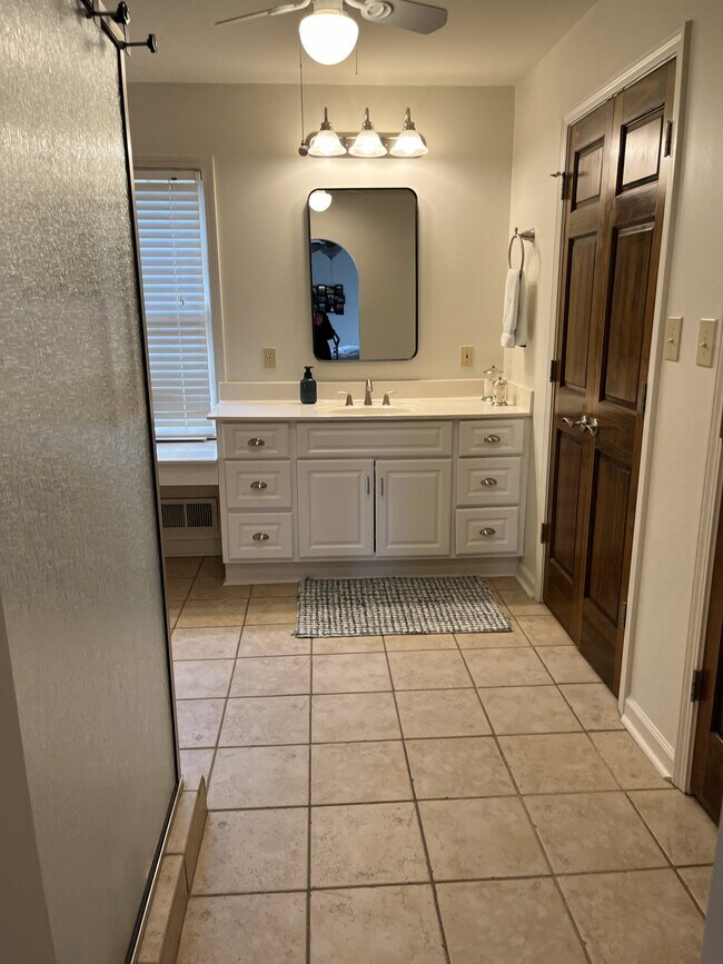 Building Photo - Sandy Springs Rental Home