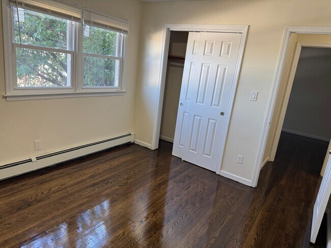 Building Photo - 89 McAdoo Ave