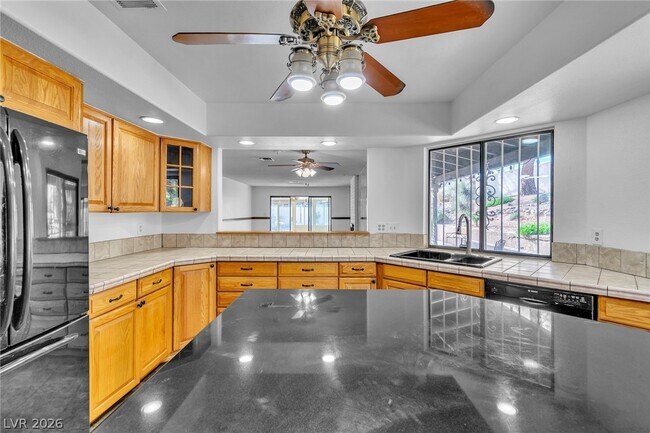 Building Photo - 2457 Swan Ln