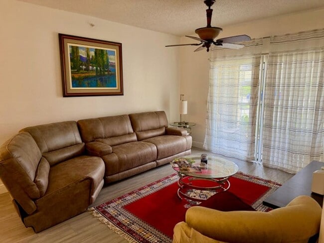 Building Photo - 3018 Alcazar Pl
