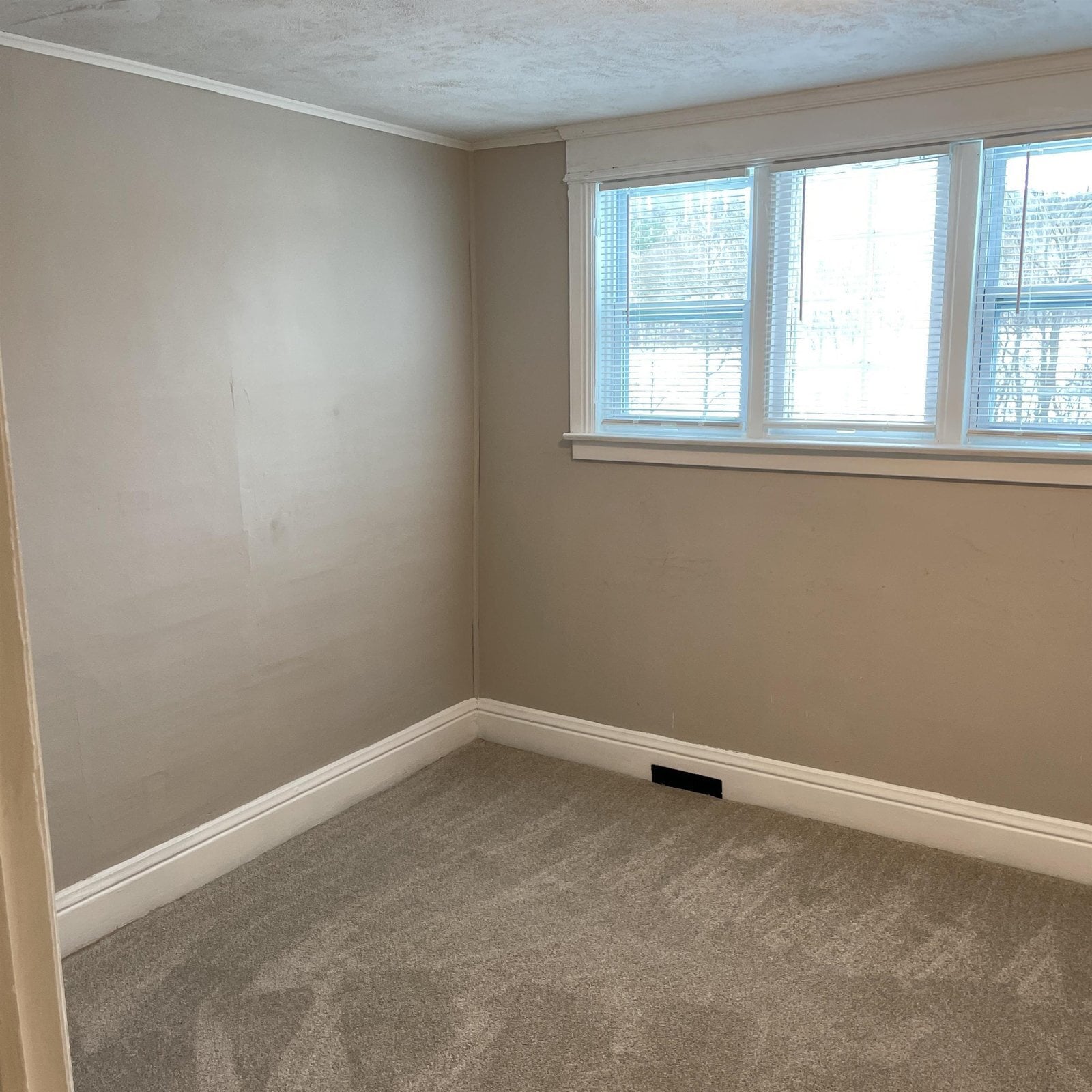 Building Photo - 191 Baldwin Ave