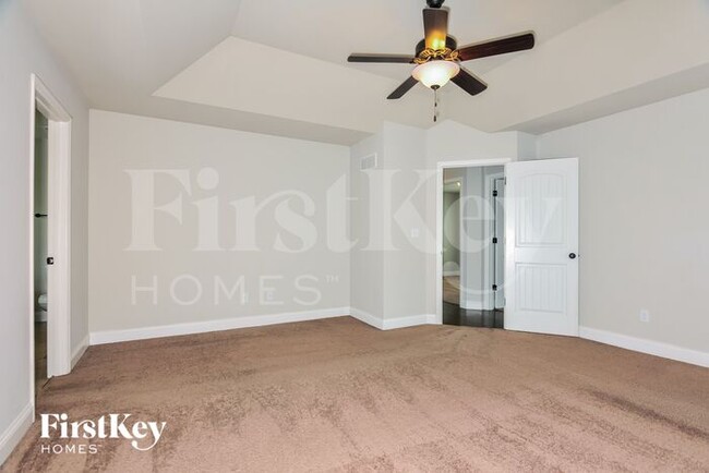 Building Photo - 1811 Barclay Trail Dr