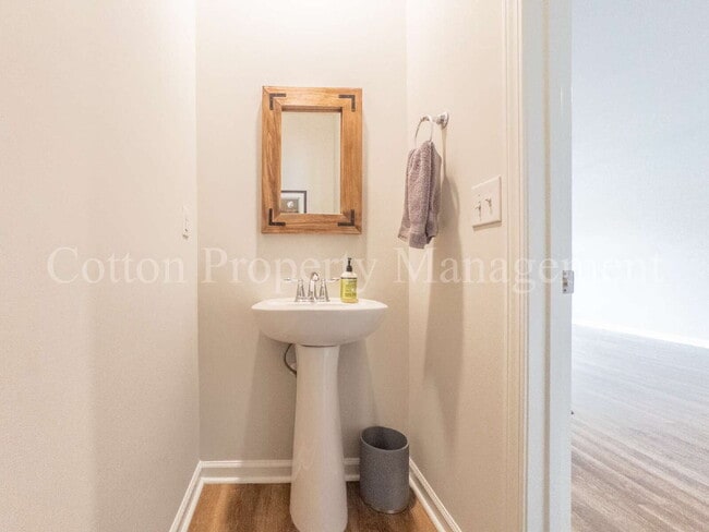 Building Photo - 7626 Knightbell Cir