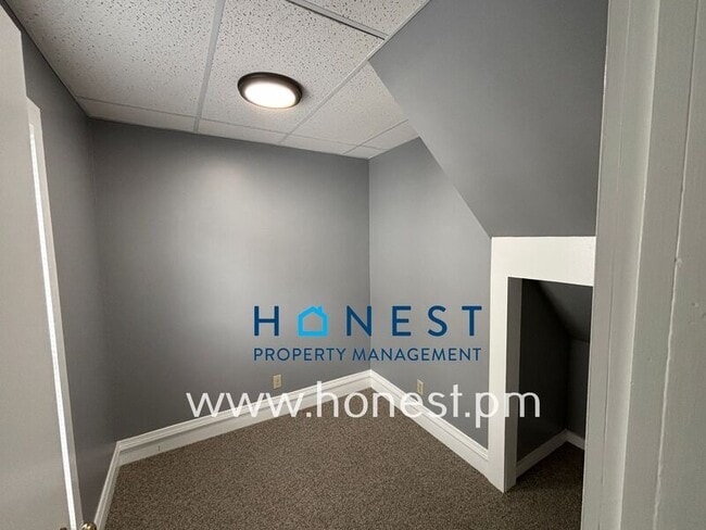 Building Photo - 47 James St