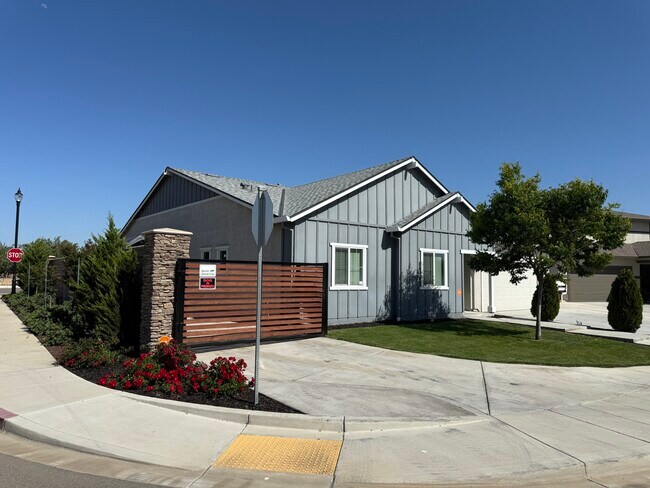 Building Photo - 2226 Brigade Pl