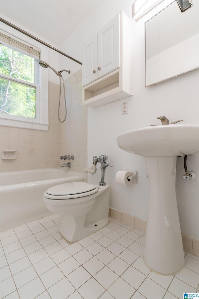 Building Photo - 3809 12th Ct S