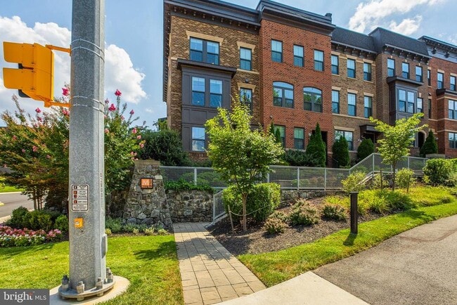 Building Photo - 9314 Sweetbay Magnolia Ct