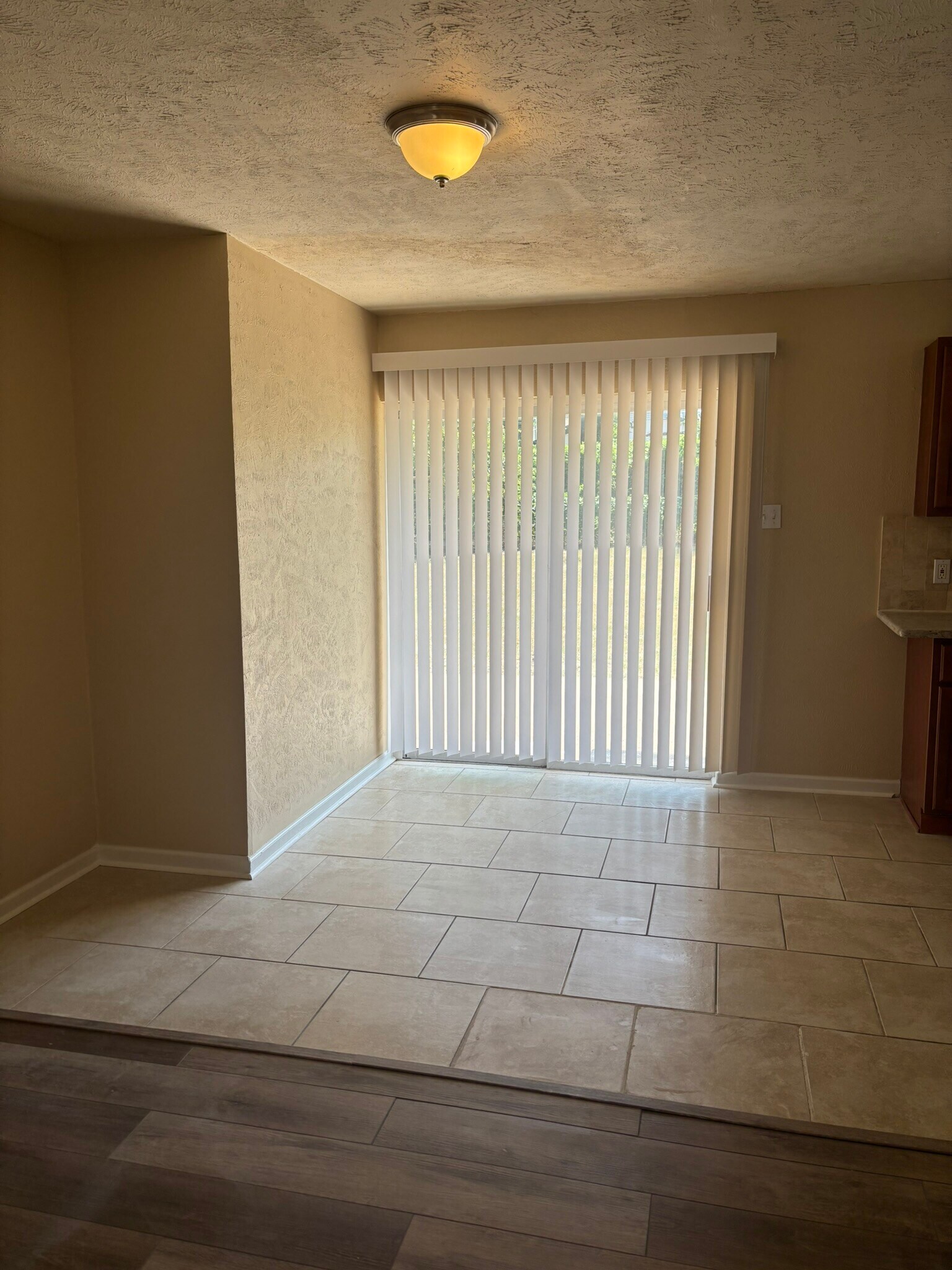 Building Photo - 474 Sweetbriar Dr