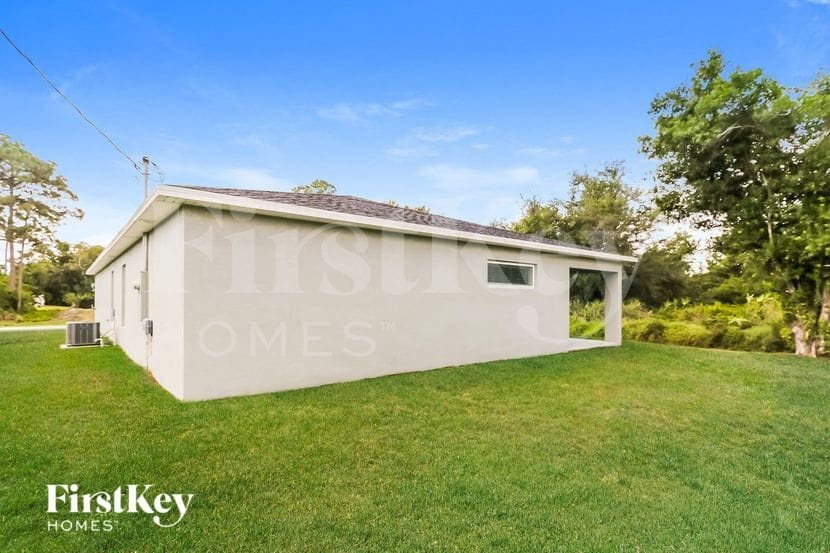 Building Photo - 1549 SW Fresno Rd