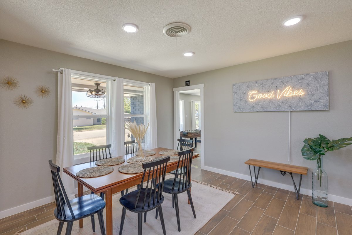 Building Photo - 2601 Bluejay Dr