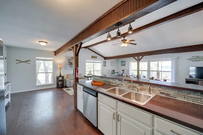 Building Photo - 1288 Canyon Springs Dr