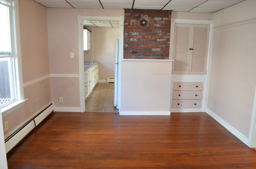 Building Photo - 10 Harborview Ave