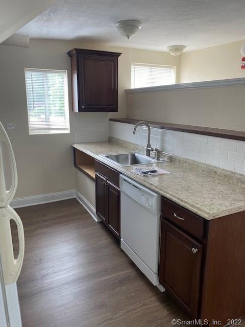 Building Photo - 537 Post Rd