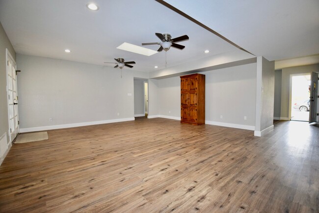 Building Photo - Remodeled 4 bedroom Tempe home near ASU