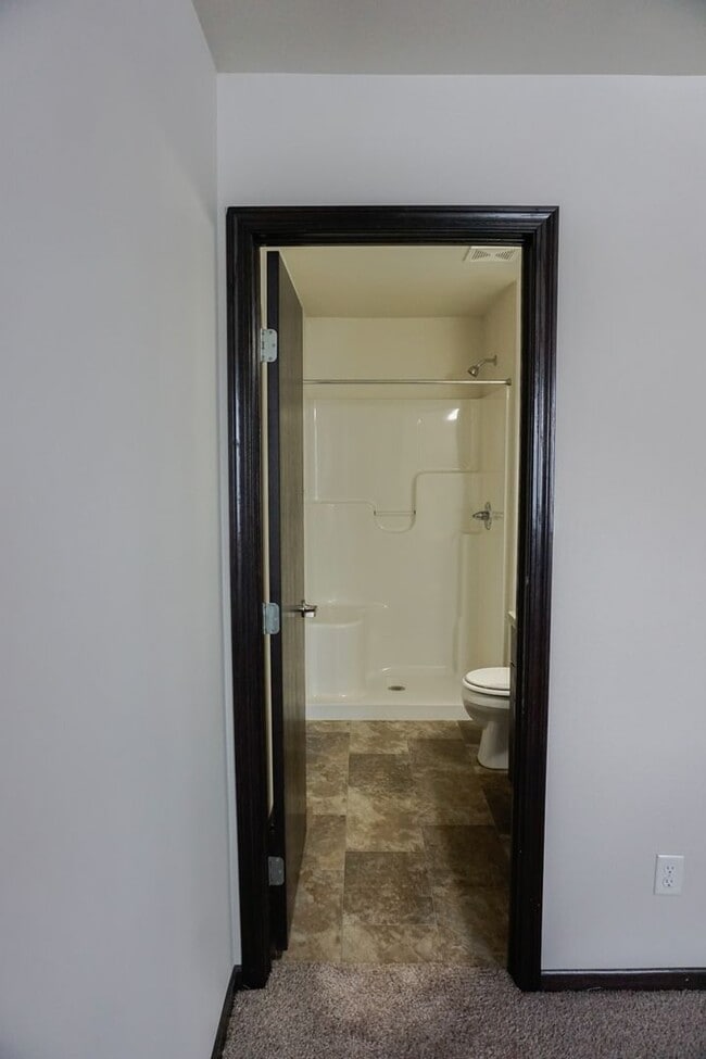 Building Photo - 3 Bed 3 Bath Twin Home