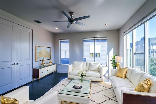 Building Photo - 3010 Zenia Dr