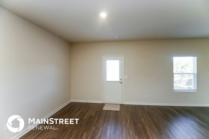 Building Photo - 243 Augusta Woods Dr