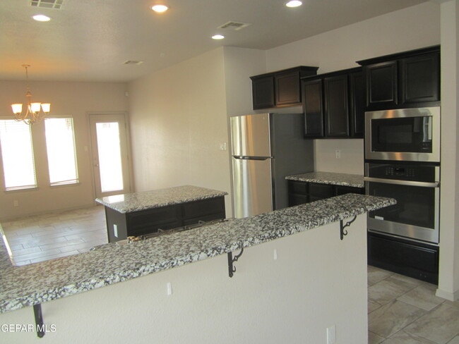 Building Photo - 323 Malta St