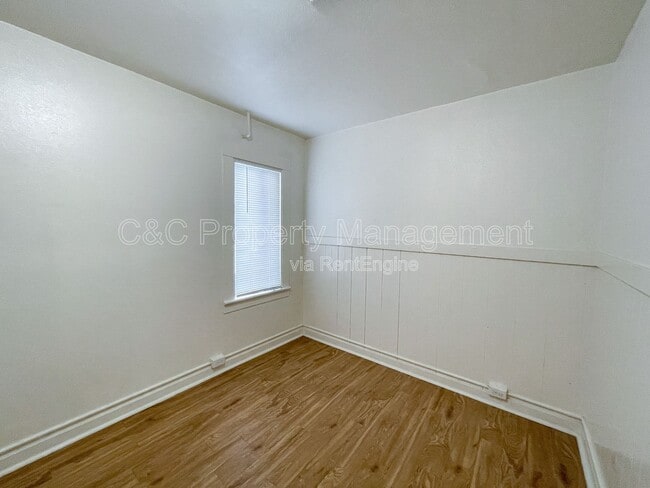 Building Photo - 464 Cortes St