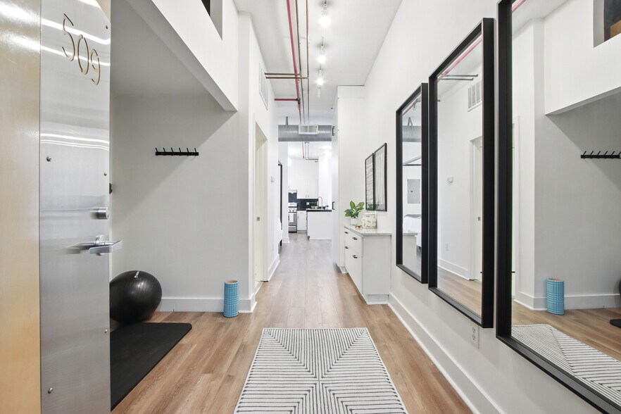 Building Photo - 300 NW 8th Ave