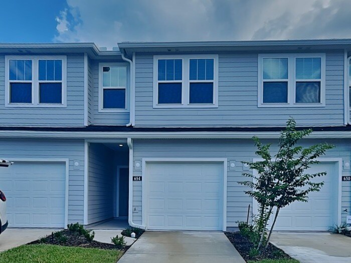 Building Photo - 654 Holly Lks Dr