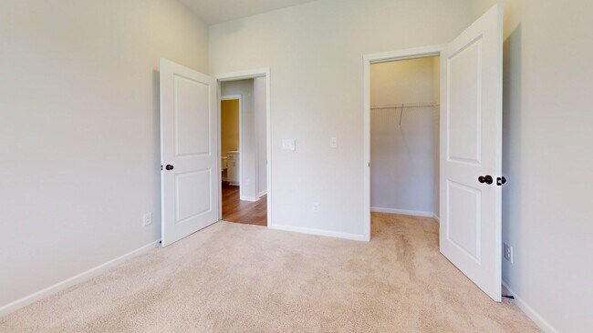 Building Photo - 632 Shropshire Dr