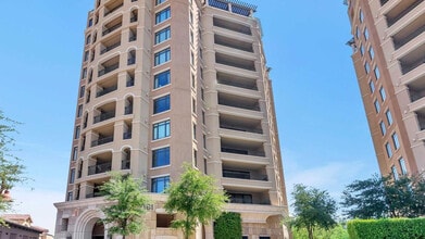 Building Photo - 7181 E Camelback Rd