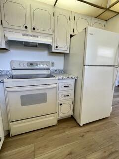 Building Photo - 460 Saxony Way