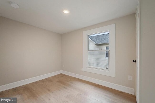 Building Photo - 553 Highland Ave