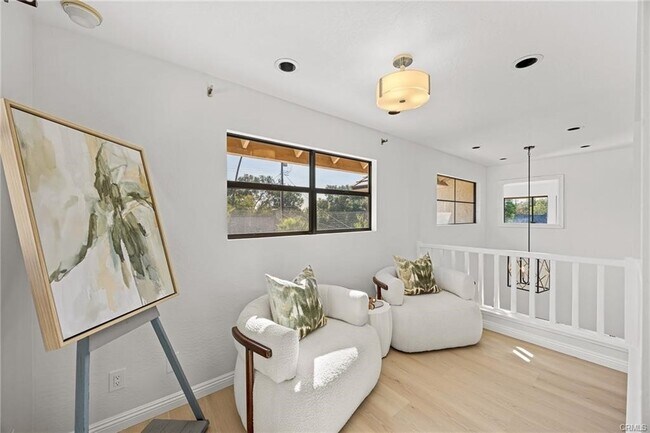 Building Photo - 673 S Mentor Ave